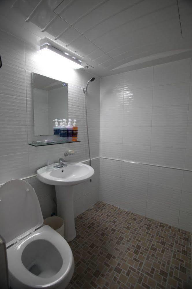 Dadam Guesthouse Yeosu Bagian luar foto